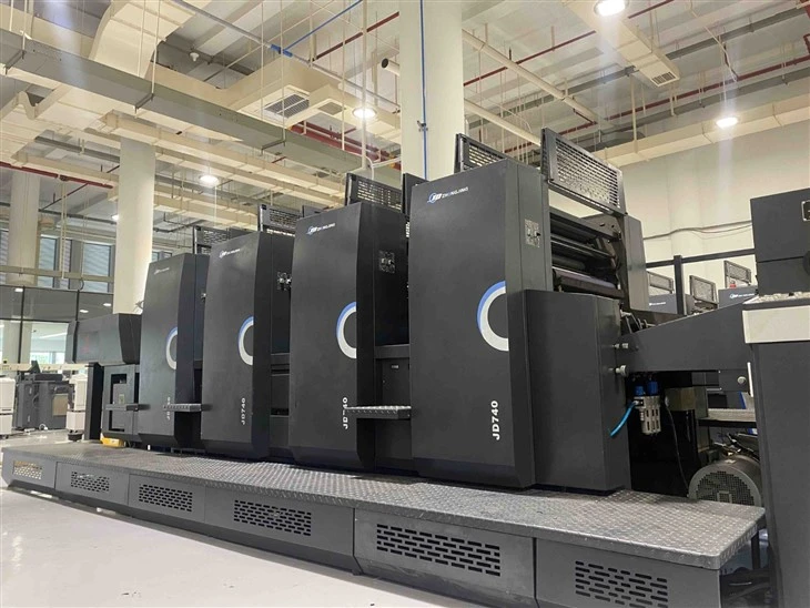 5 Color A2 Offset Printing Machine With UV Coating